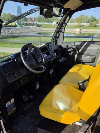 2022 John-Deere XUV 835M