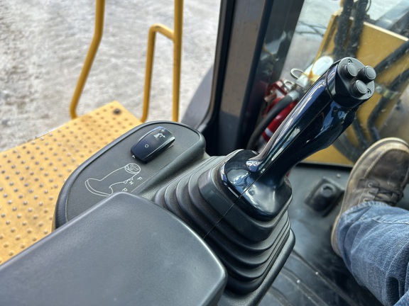 2013 John Deere 644K HYBRID