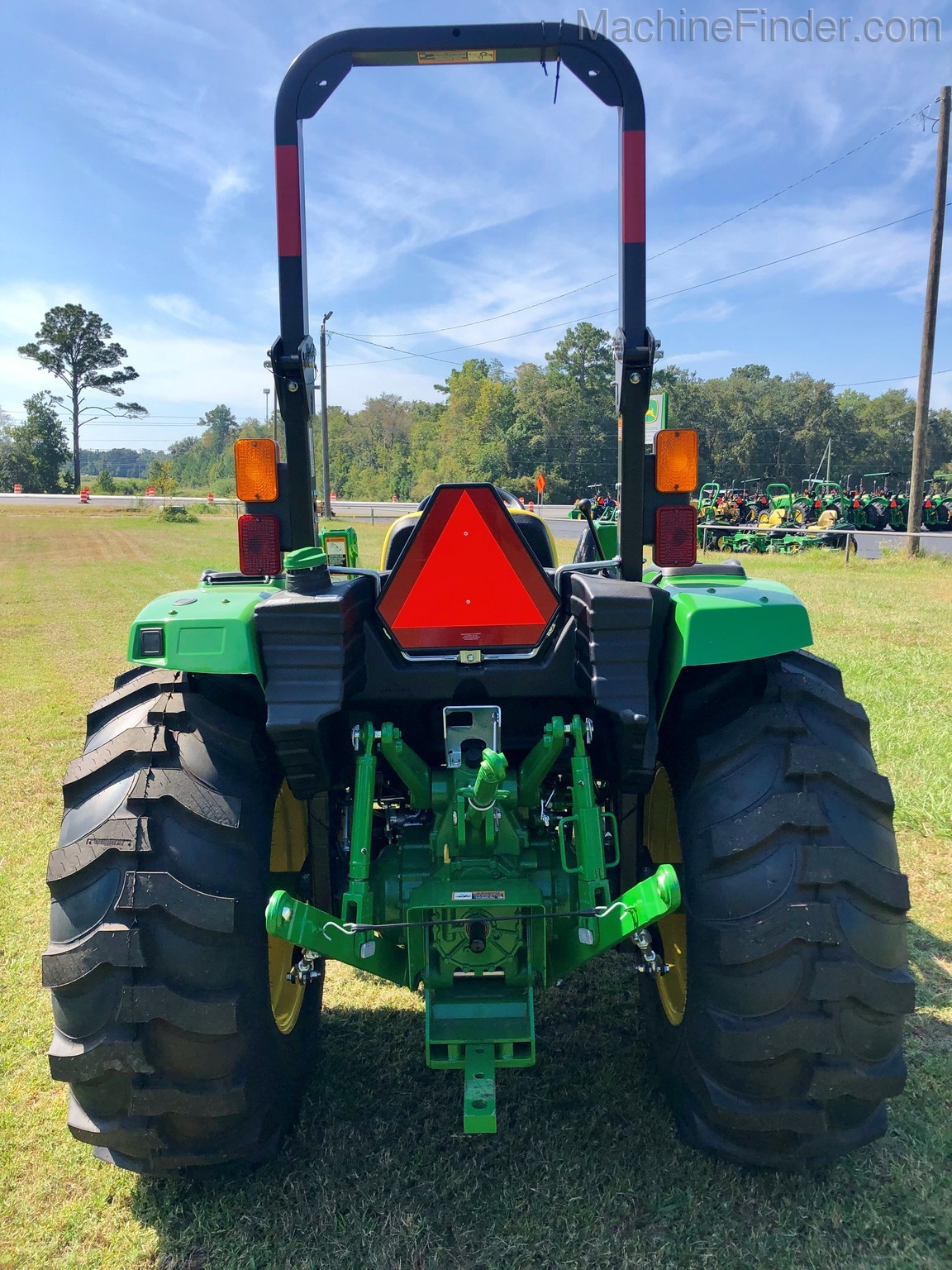 2020 John Deere 4066M Image 6