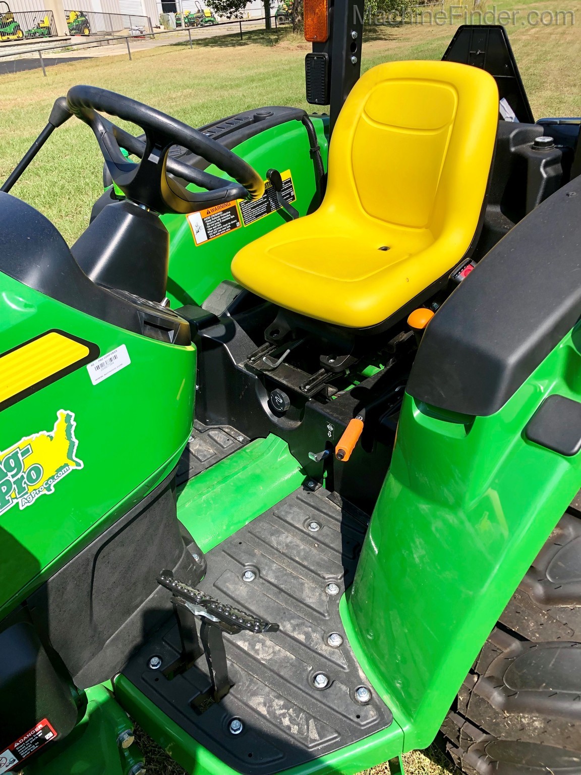 2020 John Deere 4066M Image 7