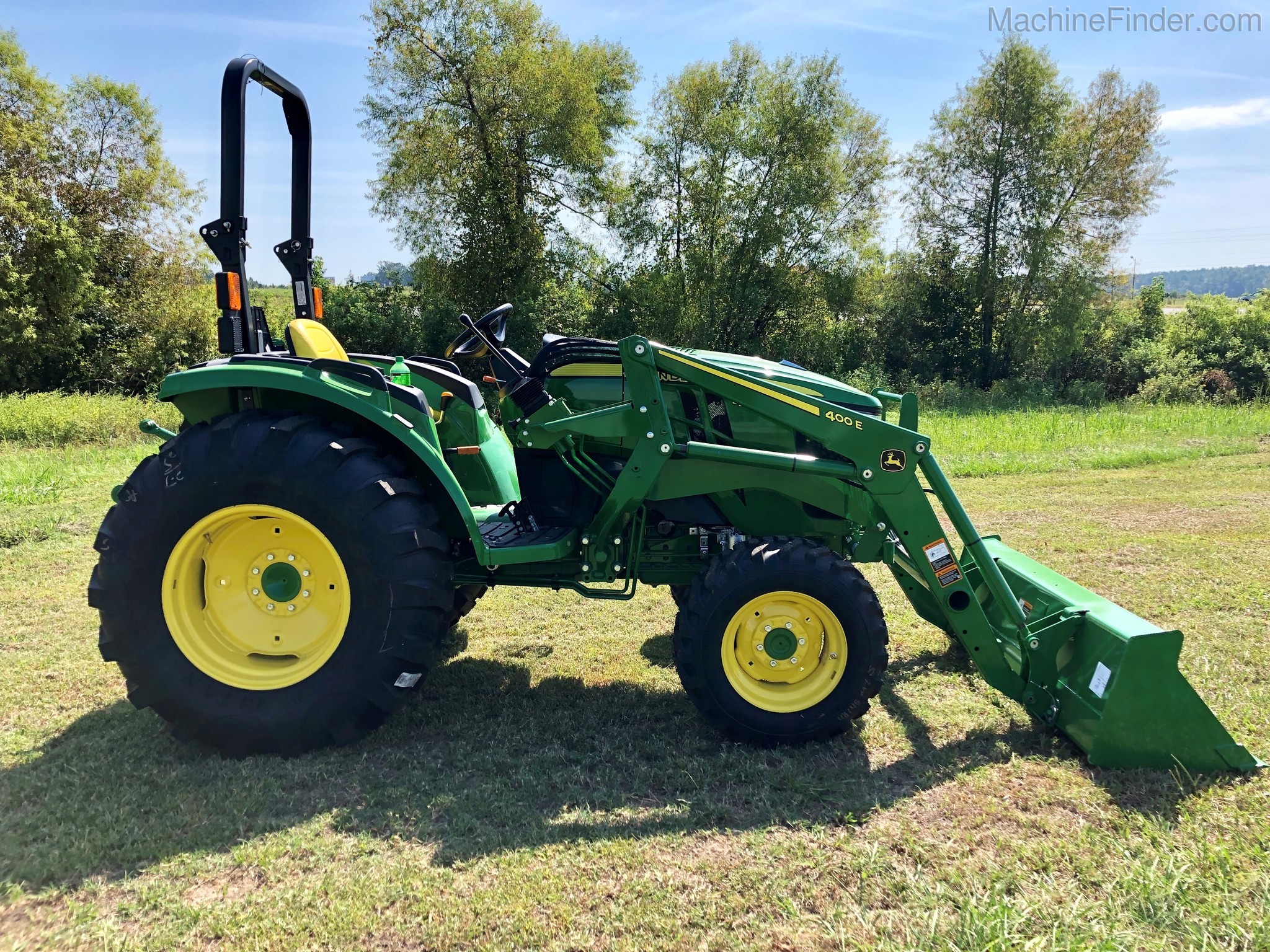 2020 John Deere 4066M Image 4