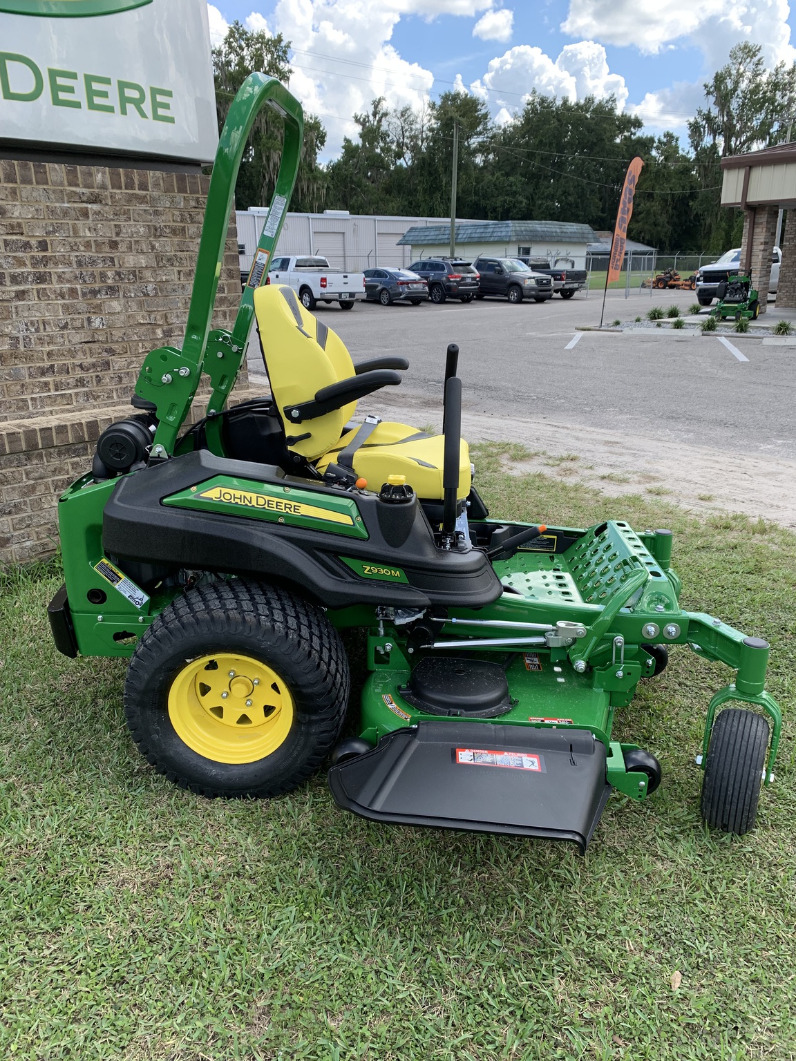 2023 John Deere Z930M Image 5