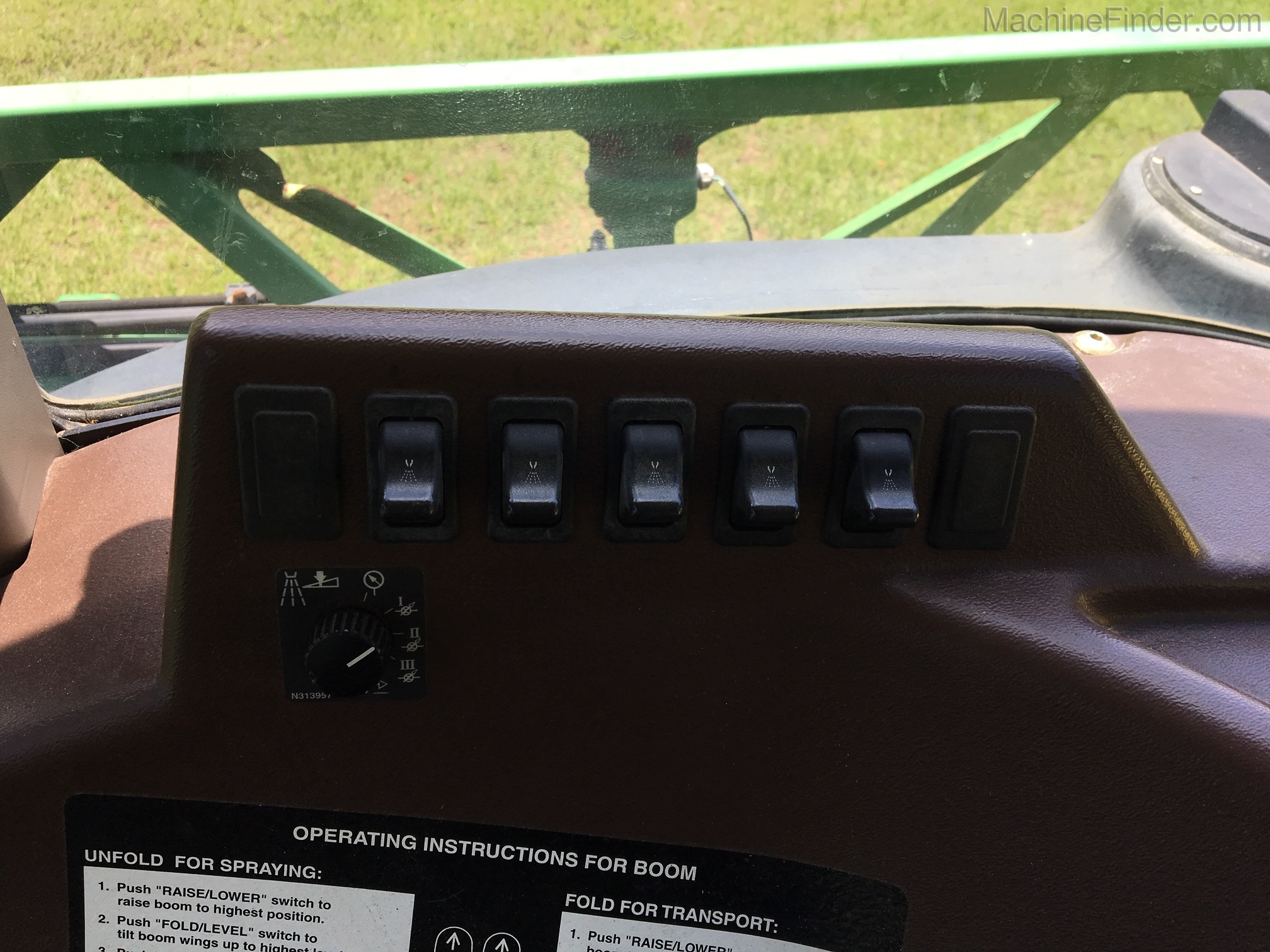 2011 John Deere 4630 Image 8