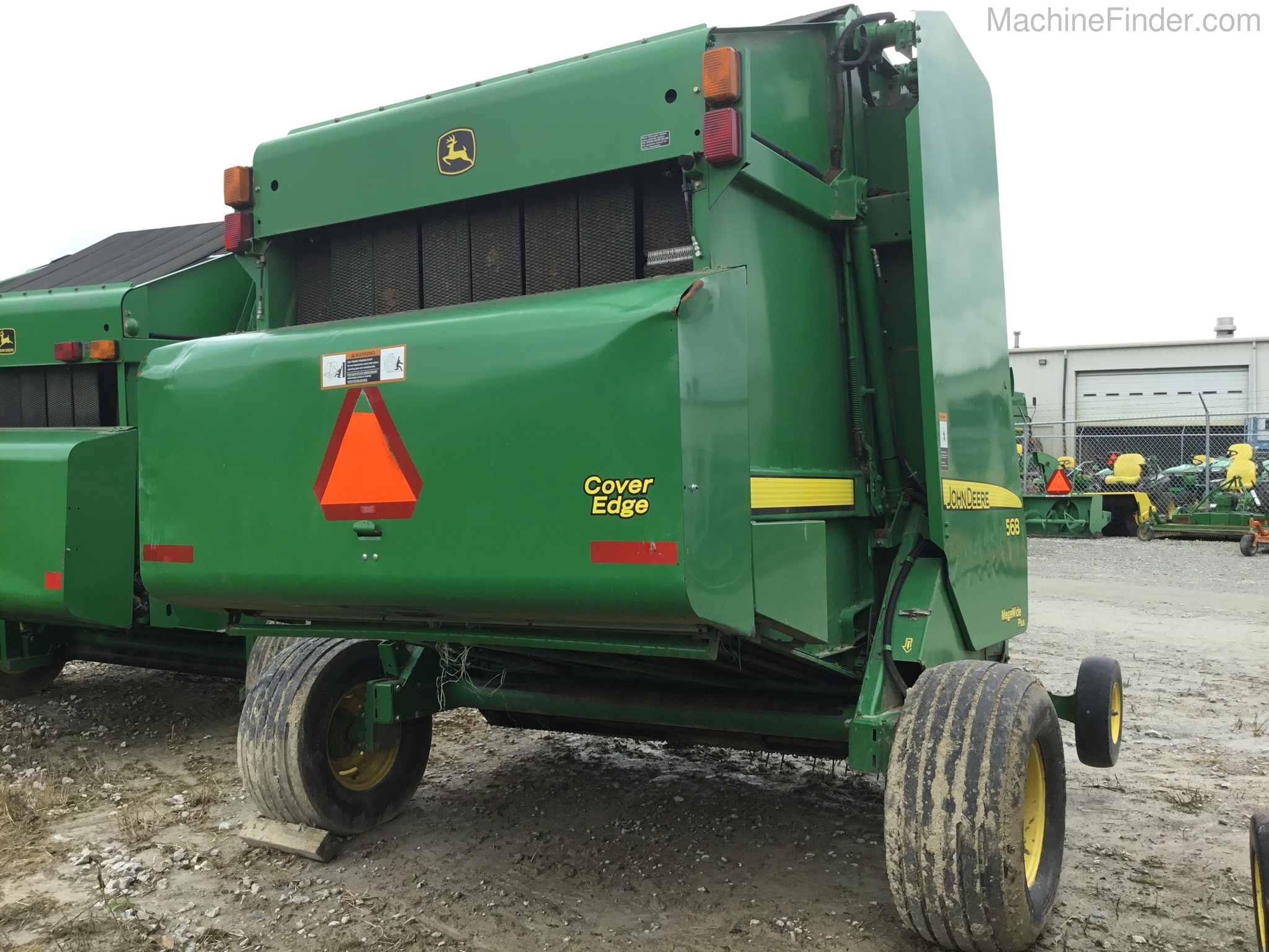 2008 John Deere 568 Image 4