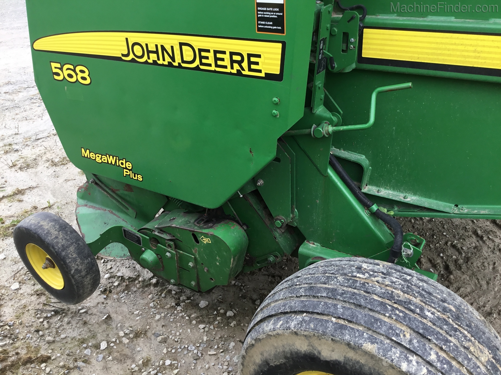 2008 John Deere 568 Image 7