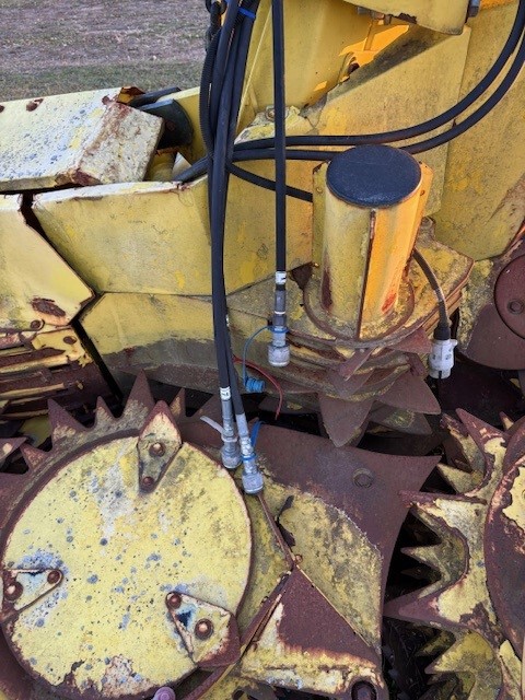 2014 John Deere 692 Image 8