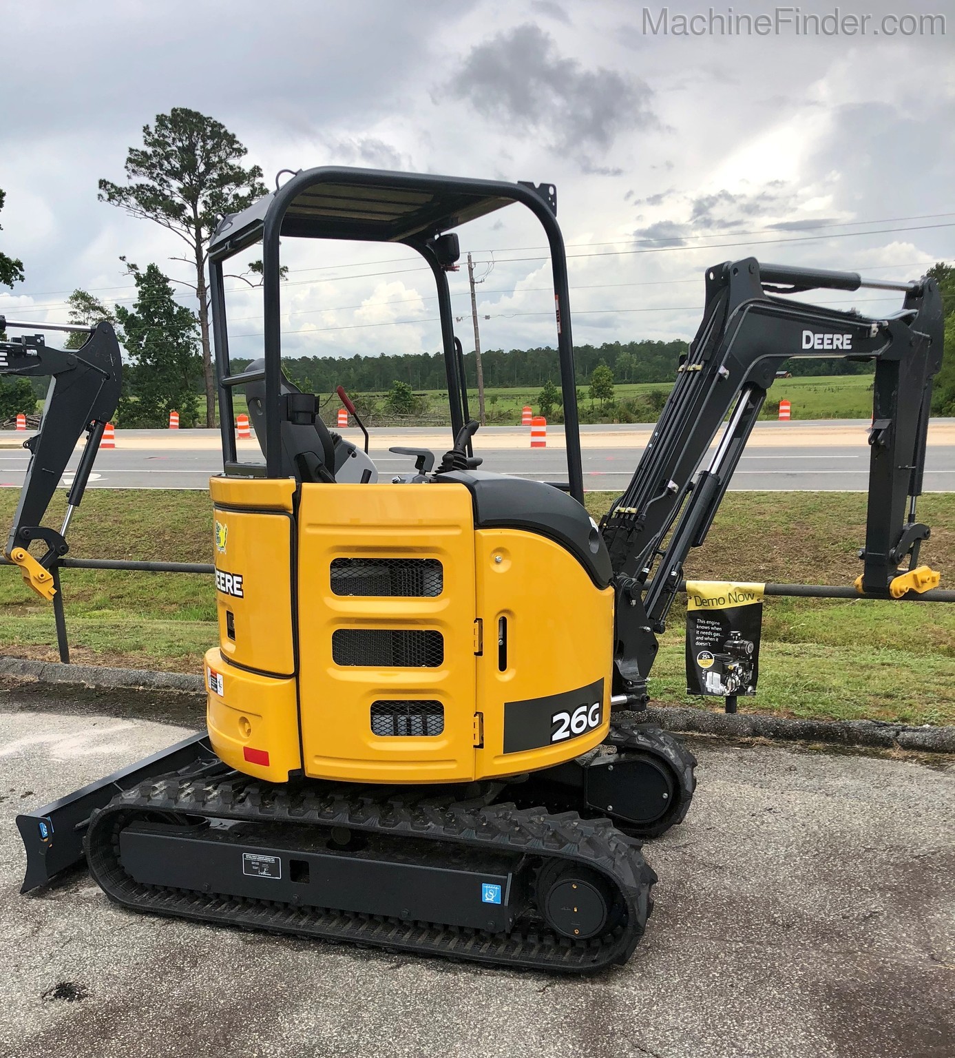 2020 John Deere 26G Image 2