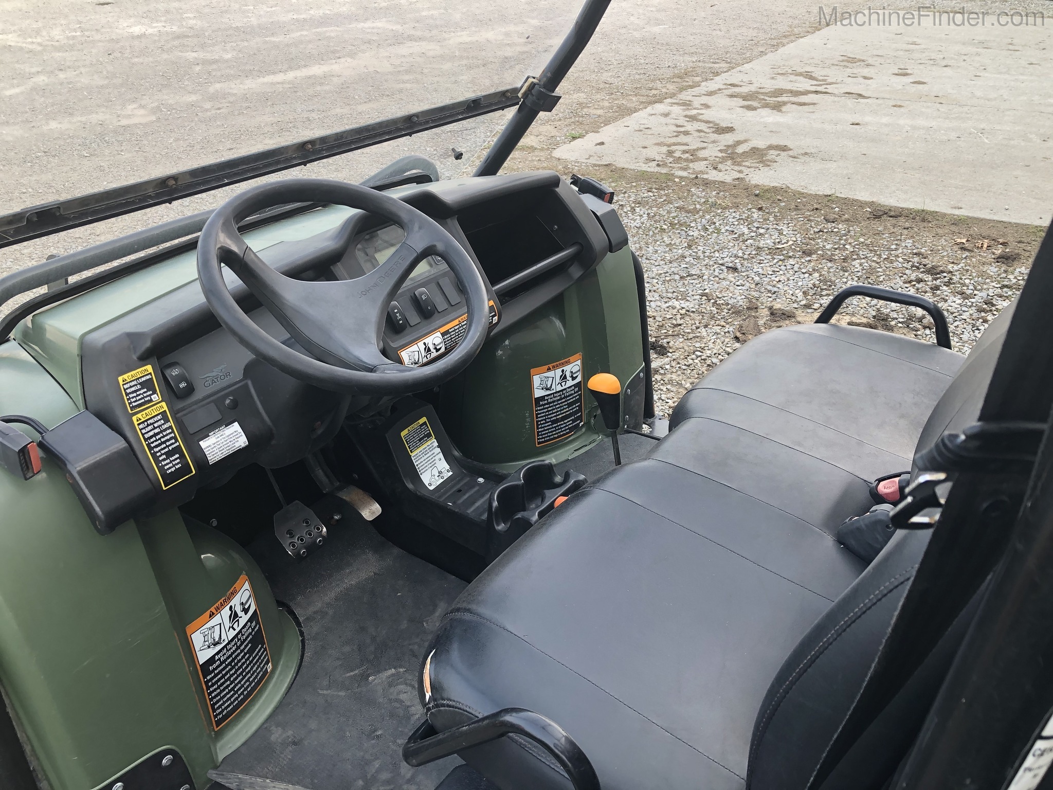 2014 John Deere XUV 825i Image 5