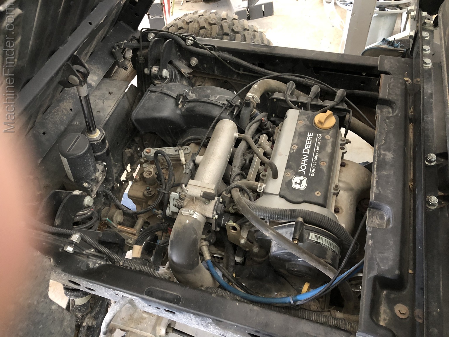 2014 John Deere XUV 825i Image 10