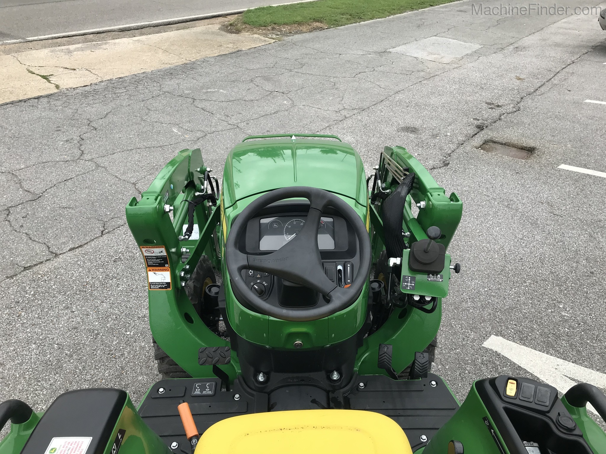 2020 John Deere 3025E Image 7