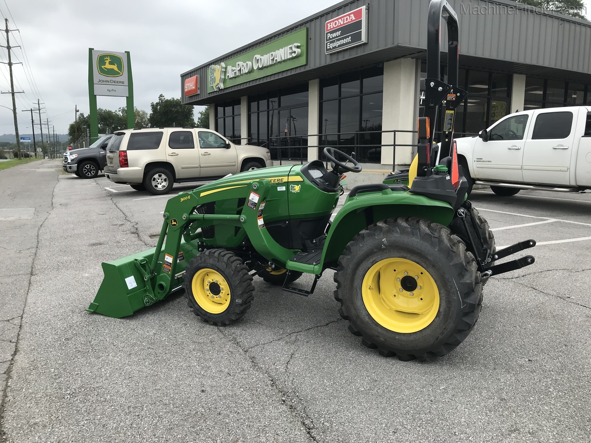 2020 John Deere 3025E Image 1