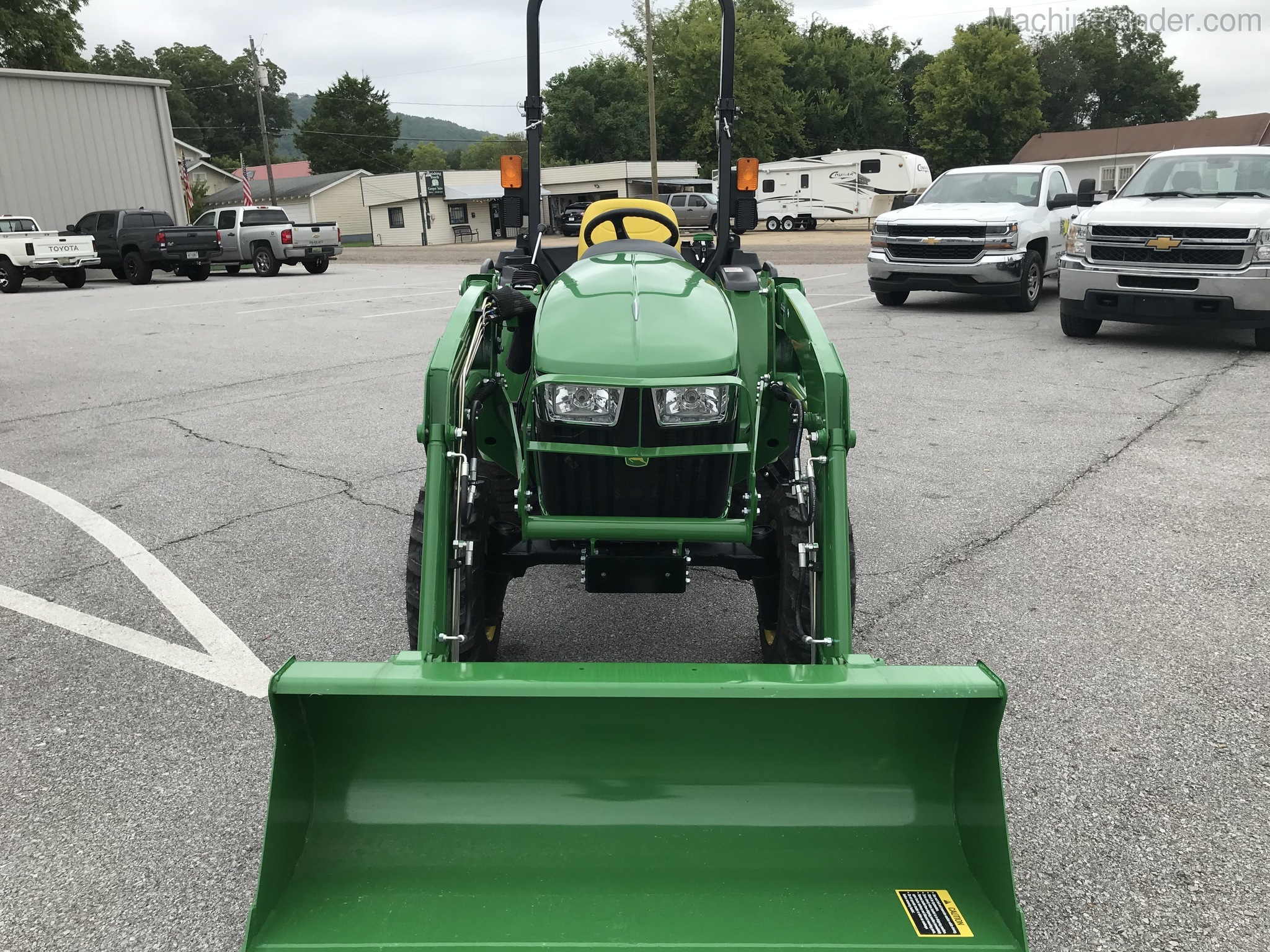 2020 John Deere 3025E Image 3