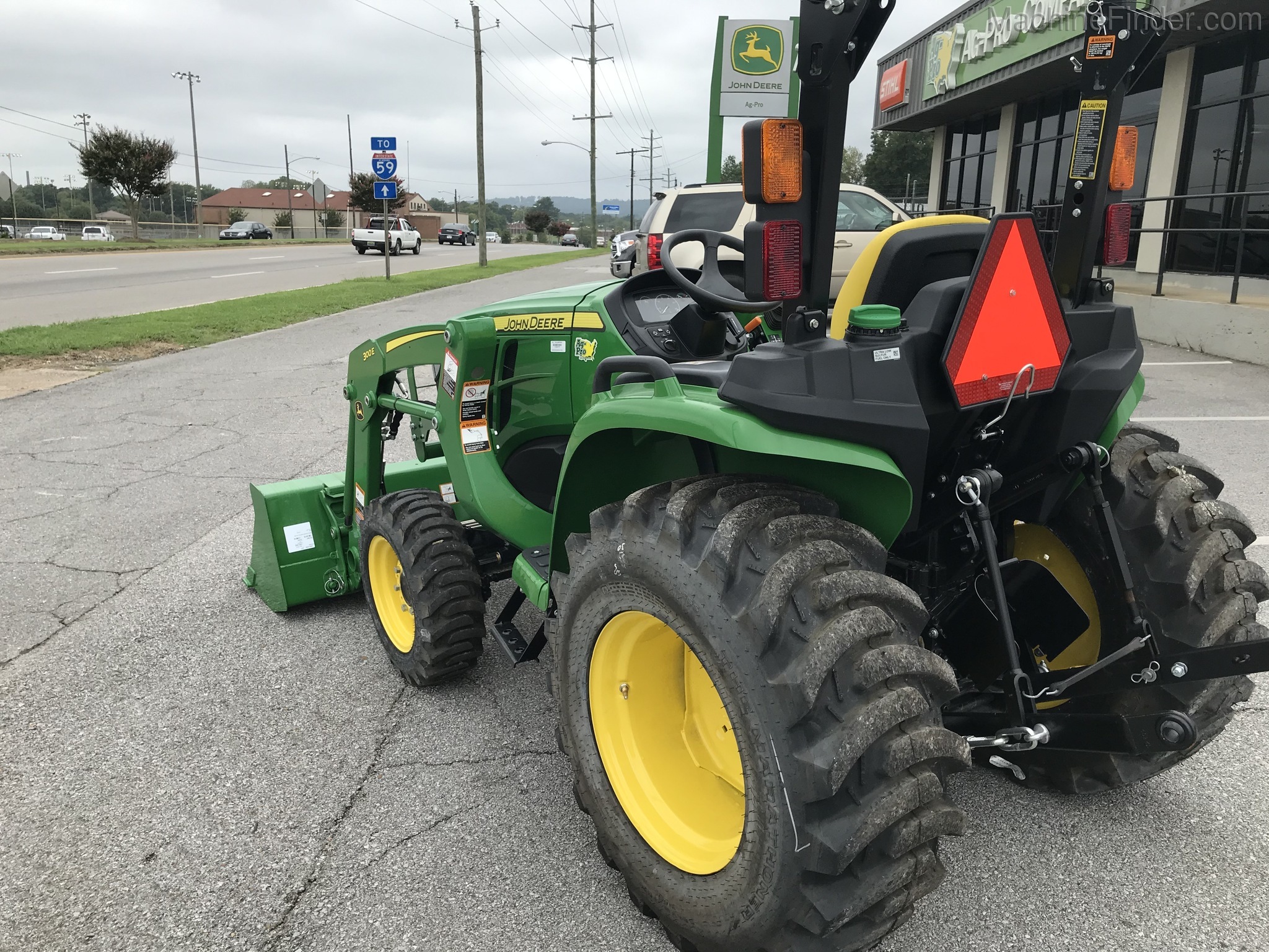 2020 John Deere 3025E Image 6