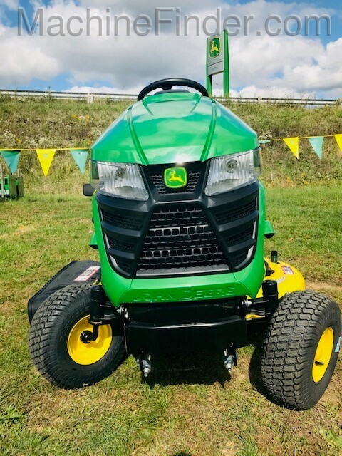 2020 John Deere X370 Image 6
