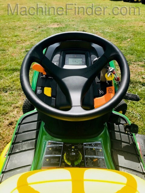 2020 John Deere X370 Image 7