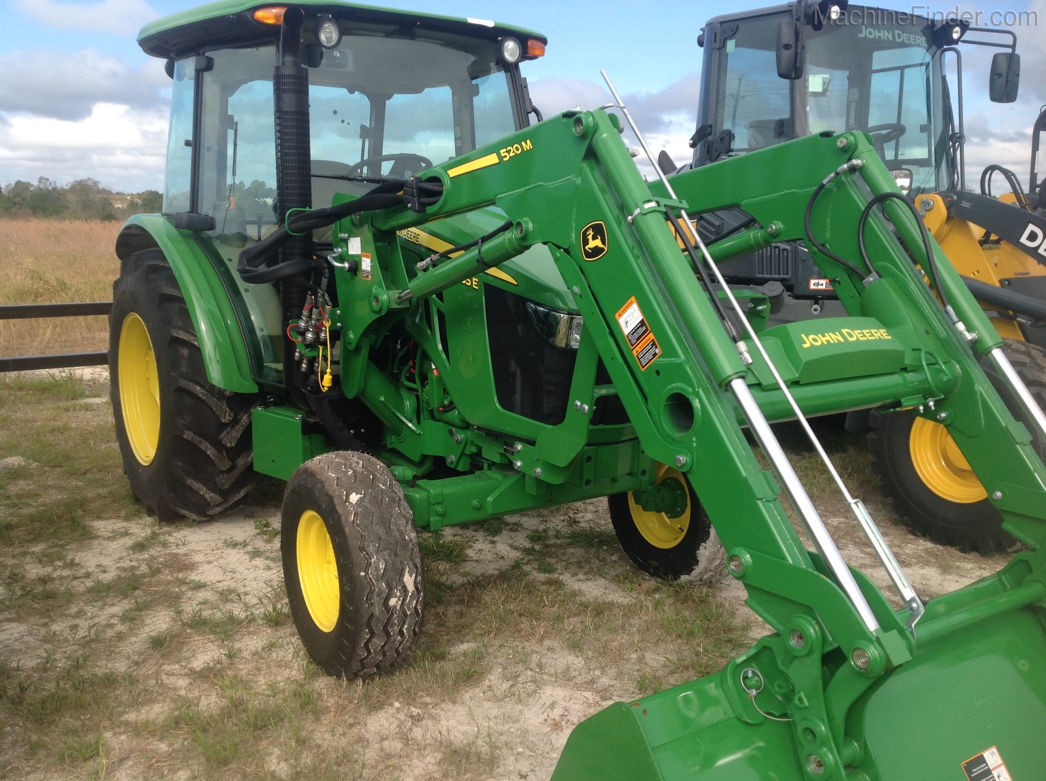 2020 John Deere 5055E Image 6