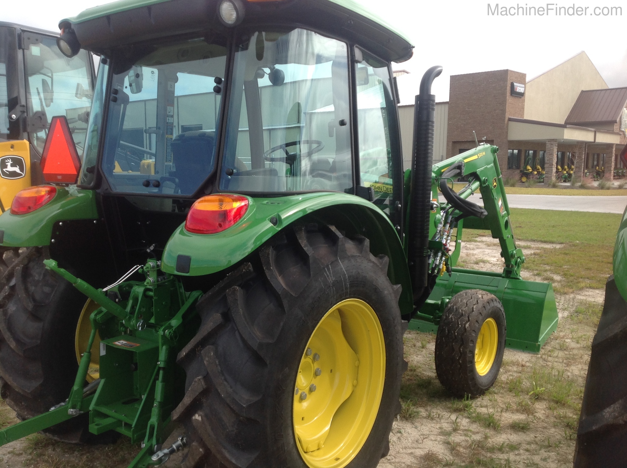 2020 John Deere 5055E Image 2