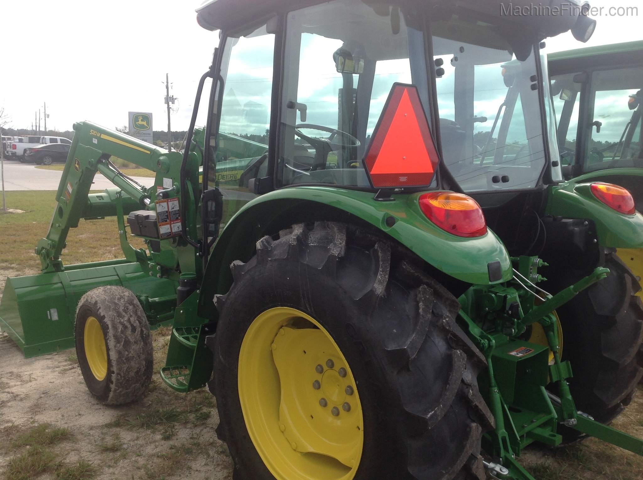 2020 John Deere 5055E Image 7