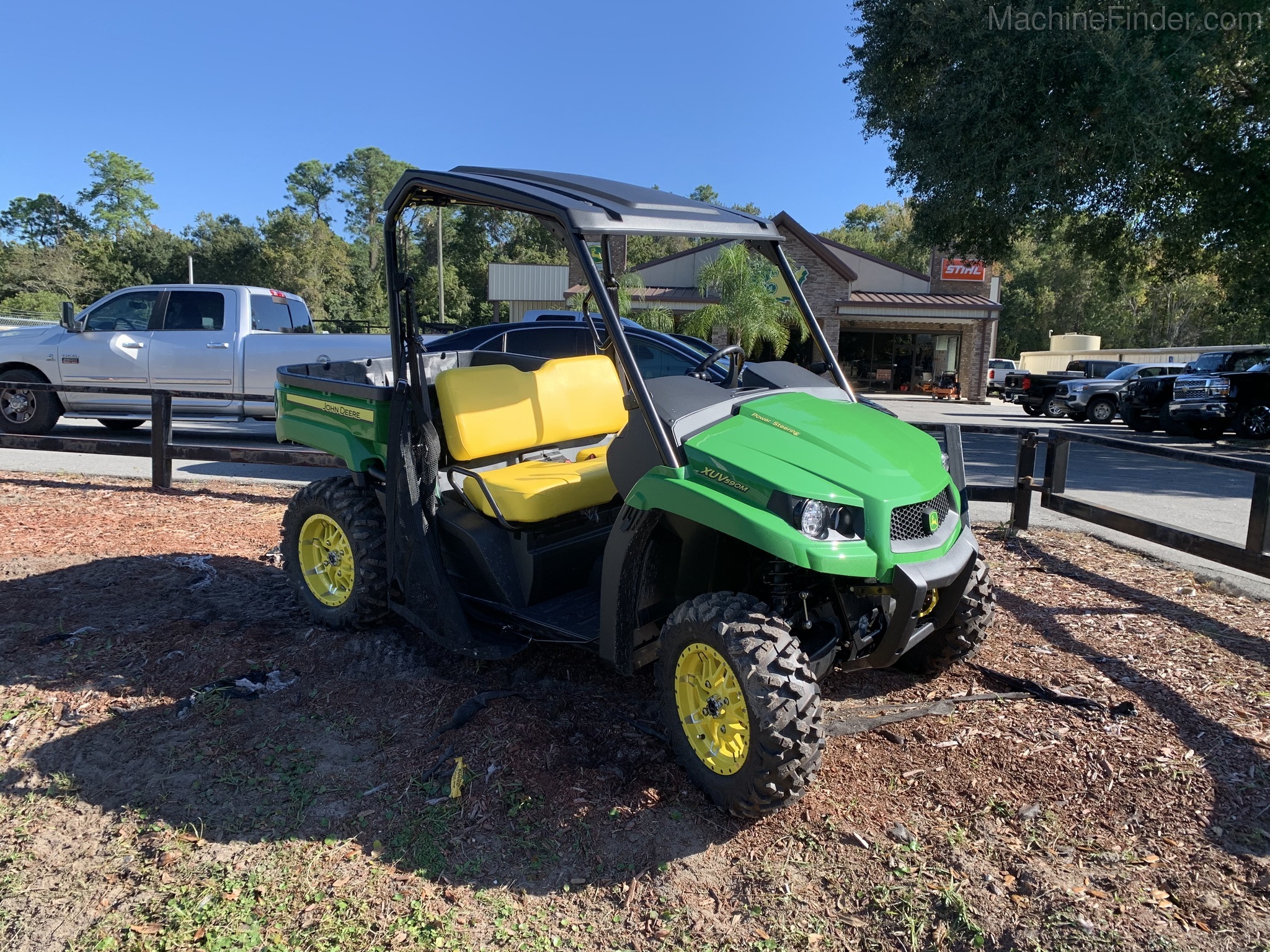 2021 John Deere 590M Image 4