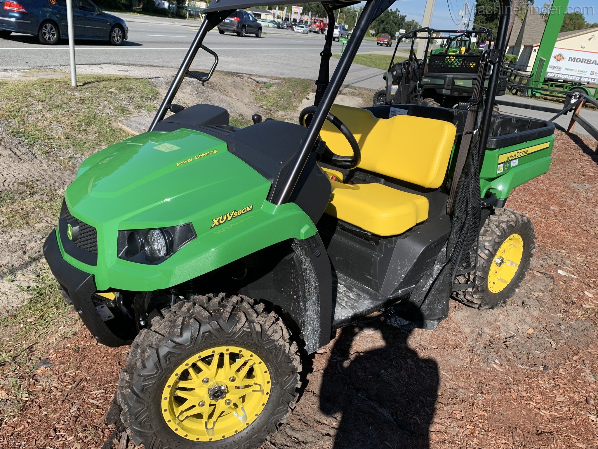2021 John Deere 590M Image 3