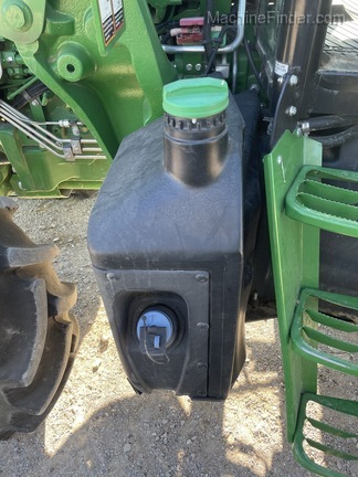 2016 John Deere 6105E Image 7
