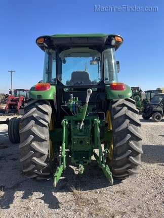 2016 John Deere 6105E Image 3