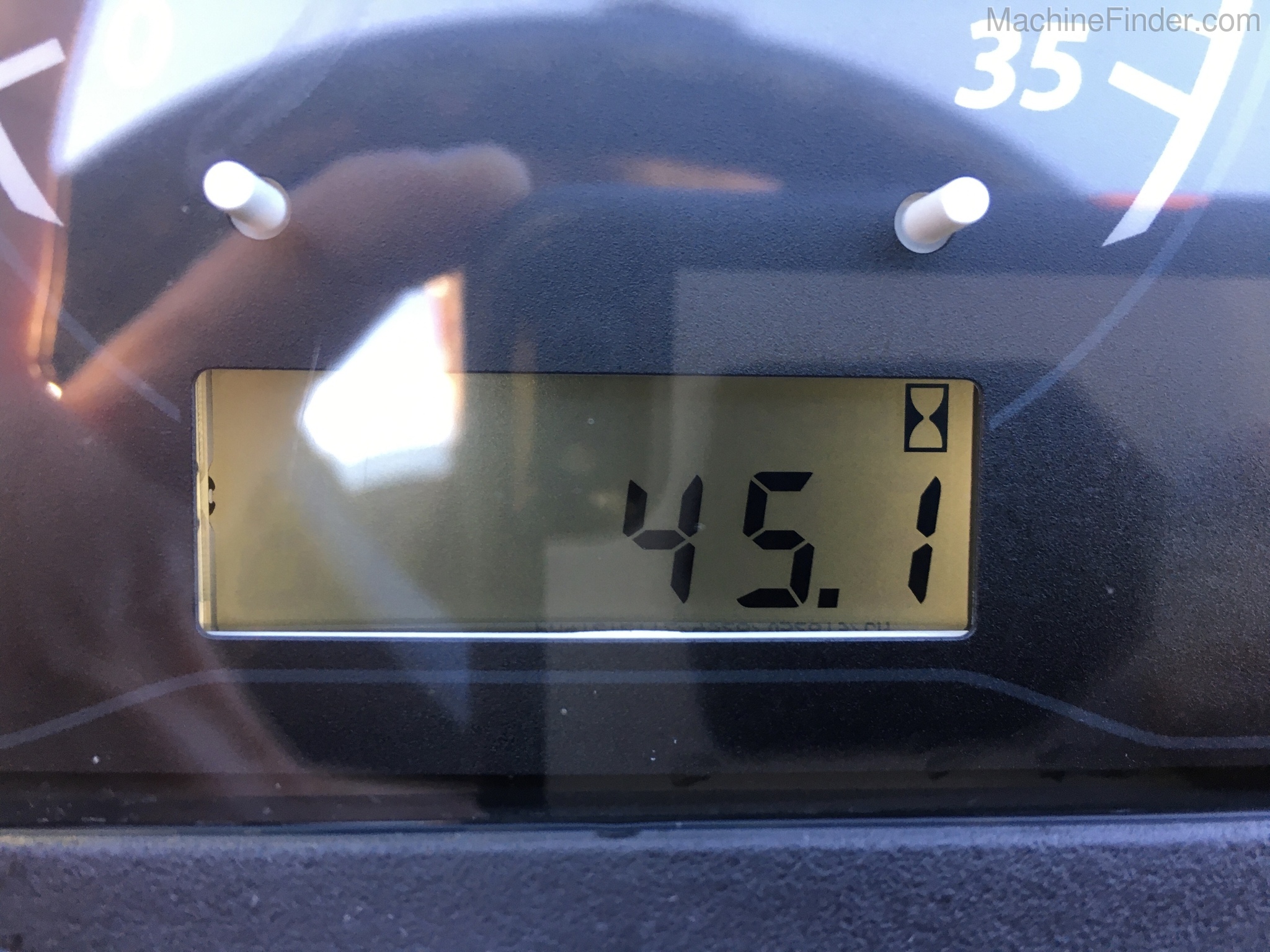 2019 John Deere 2025R Image 9