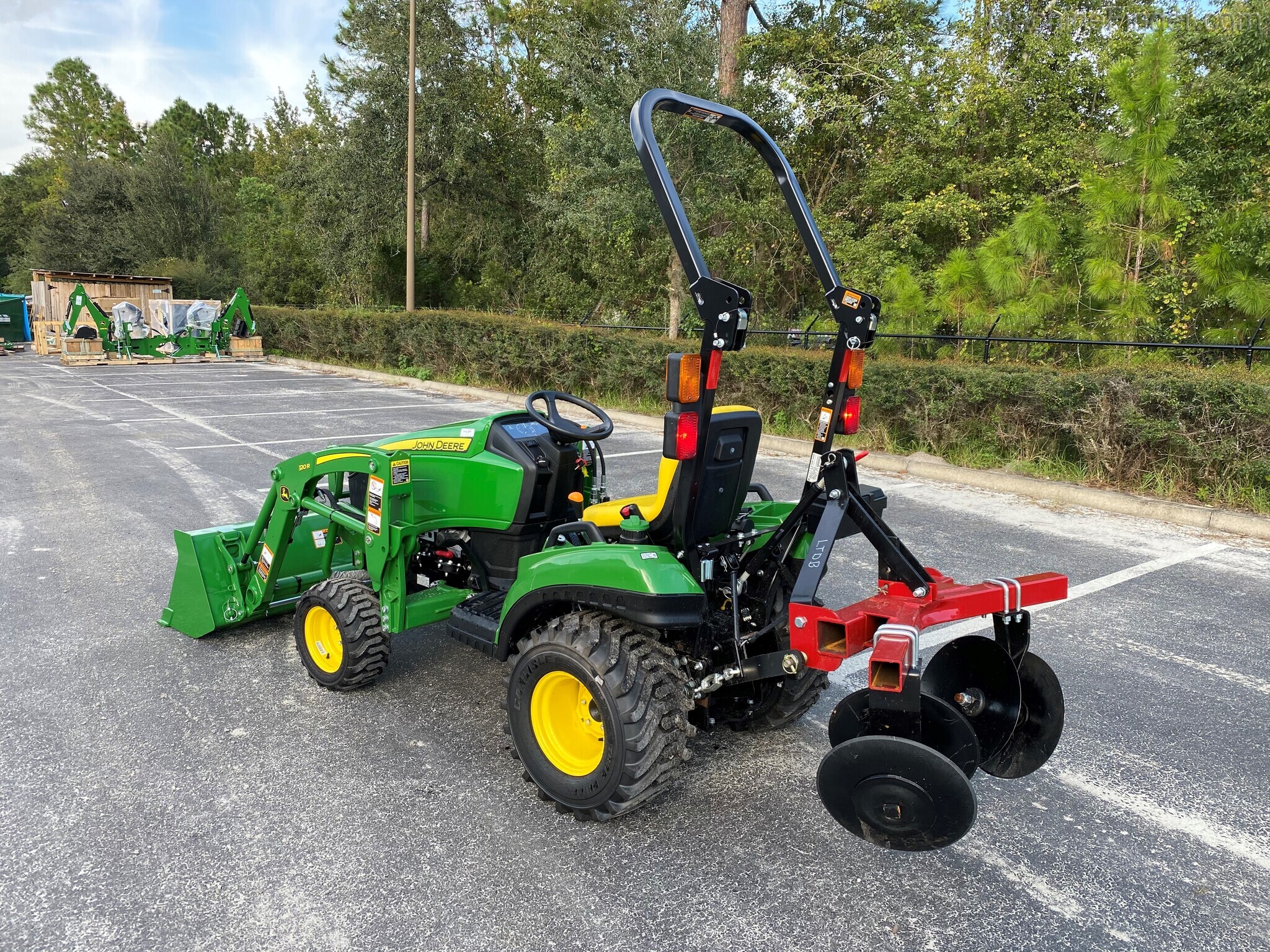 2020 John Deere 1023E Image 1