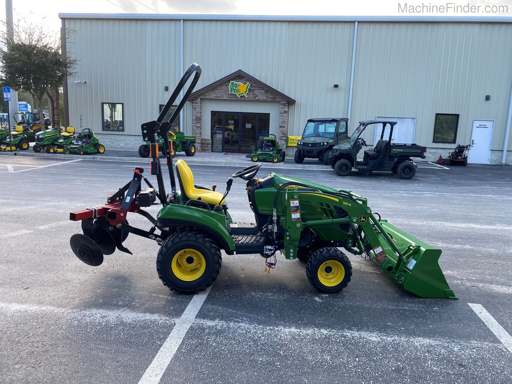 2020 John Deere 1023E Image 4