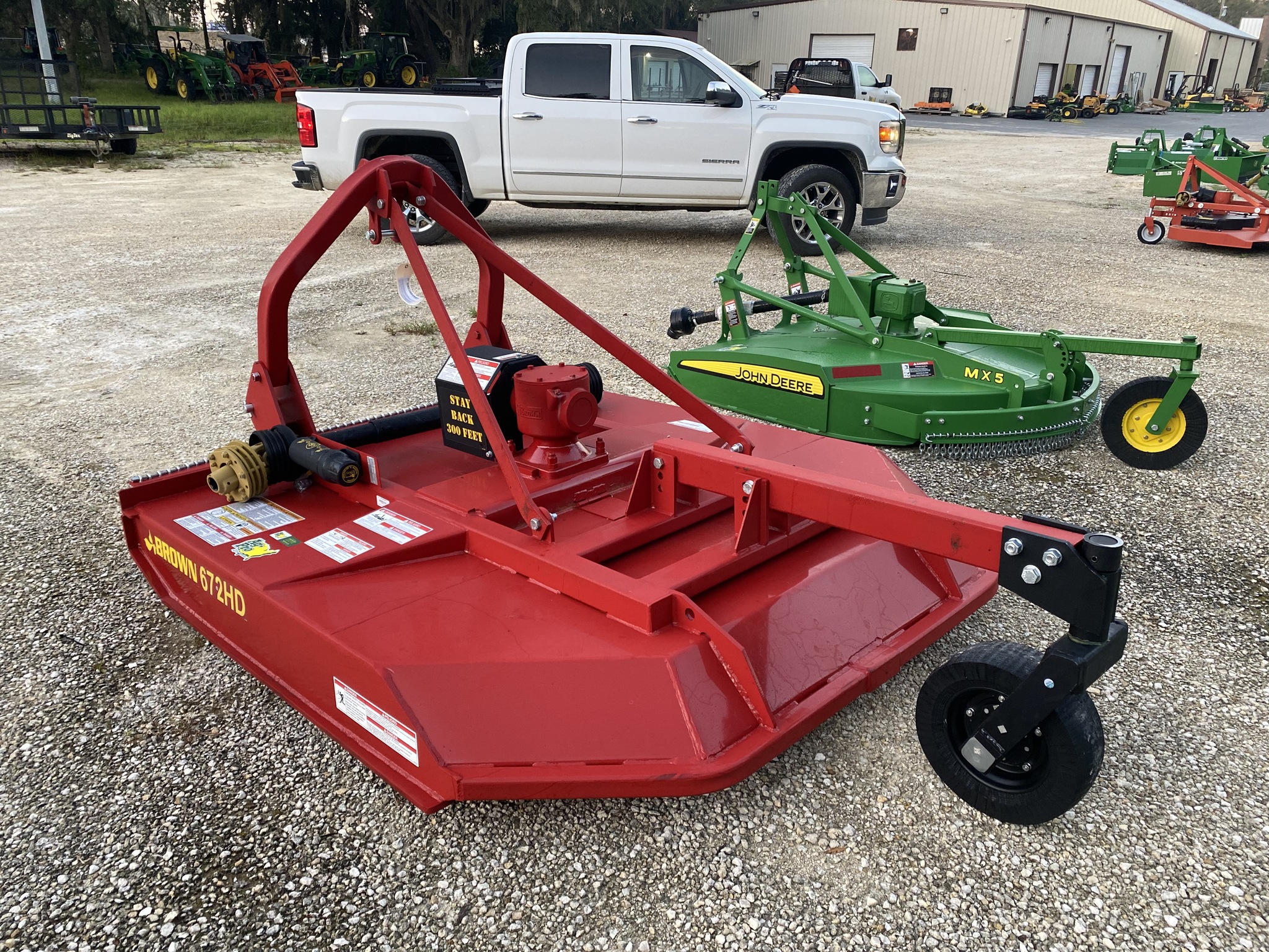 2023 Brown 672HD Image 4