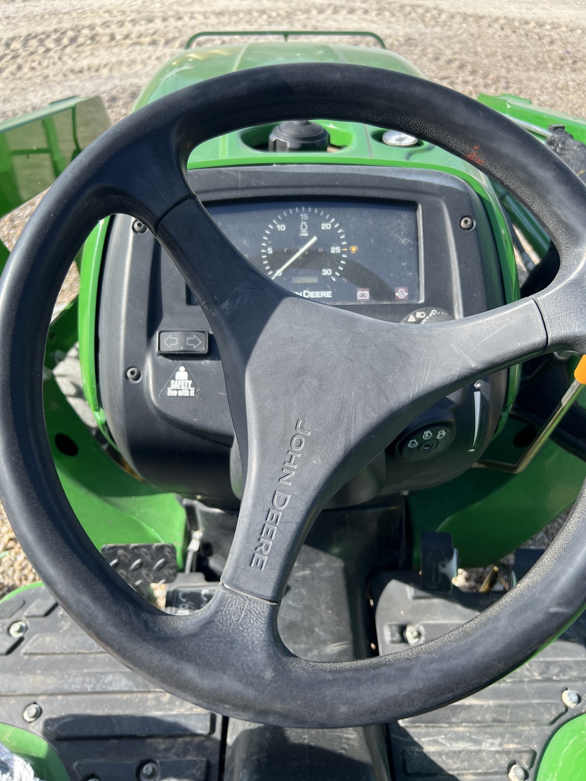 2013 John Deere 3032E Image 4