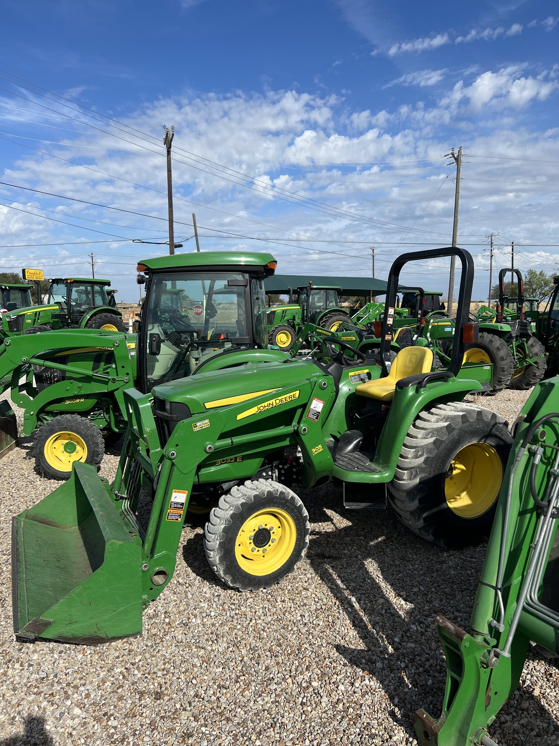 2013 John Deere 3032E Image 1