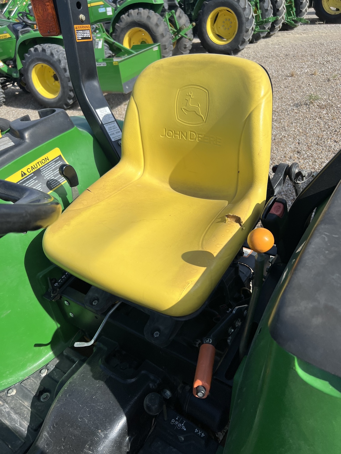 2013 John Deere 3032E Image 11