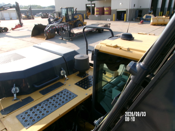 2022 John Deere 250GL