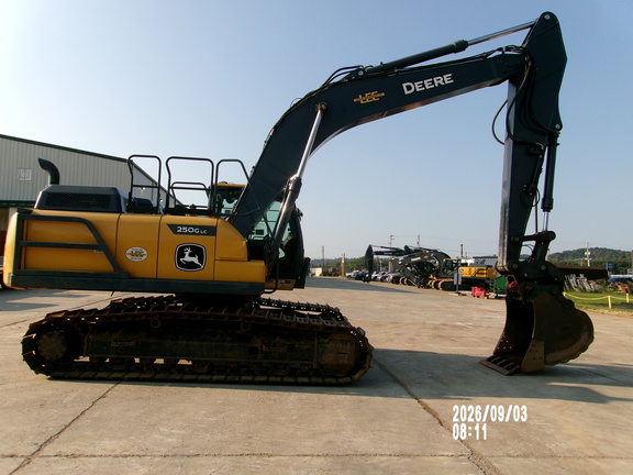 2022 John Deere 250GL