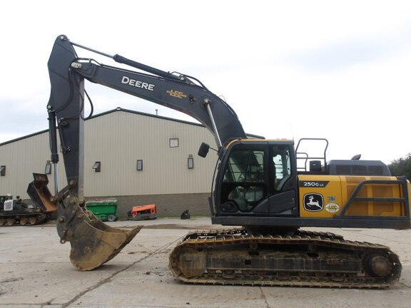 2022 John Deere 250GL