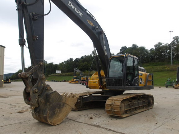 2022 John Deere 250GL
