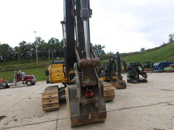 2022 John Deere 250GL