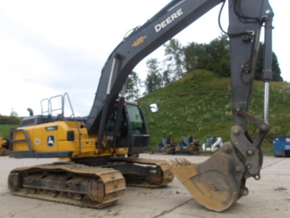 2022 John Deere 250GL