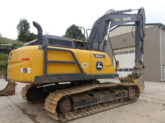 2022 John Deere 250GL