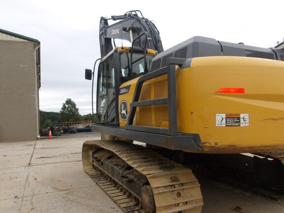 2022 John Deere 250GL