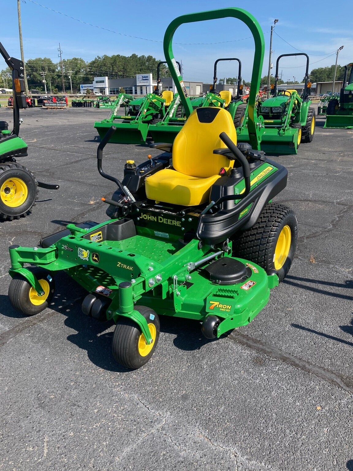 2025 John Deere Z920M Image 2