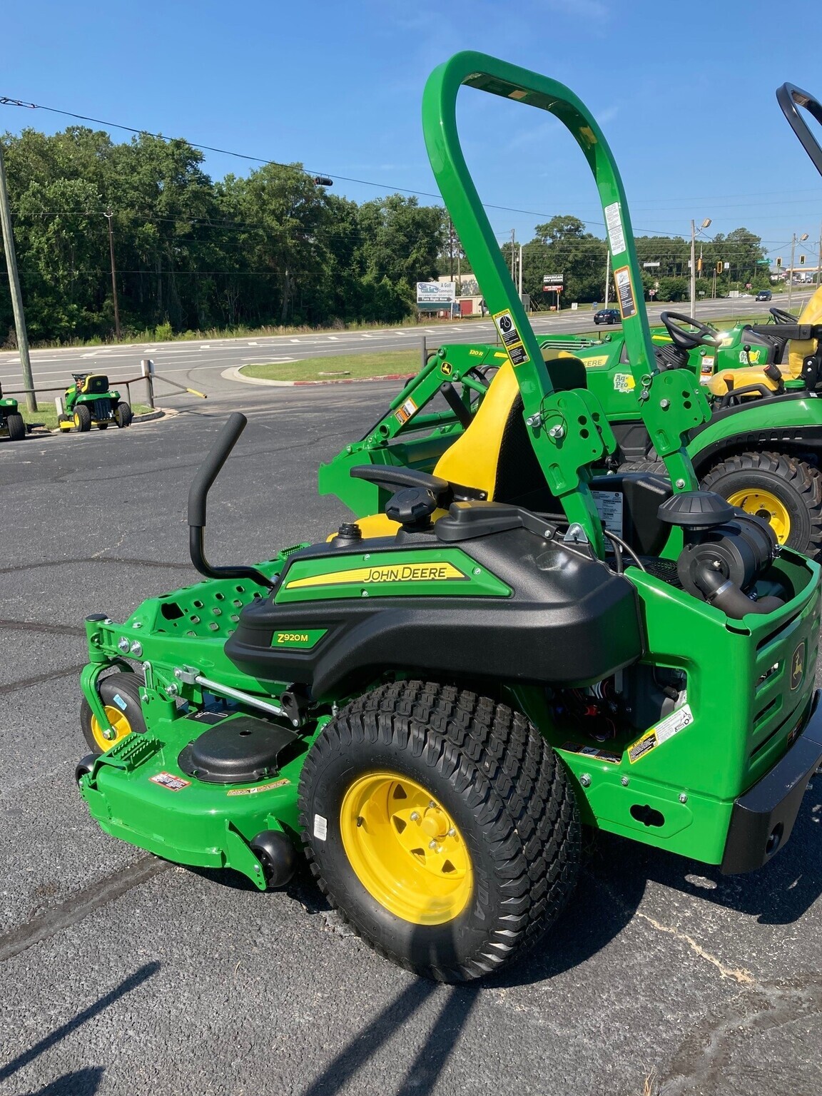 2025 John Deere Z920M Image 3