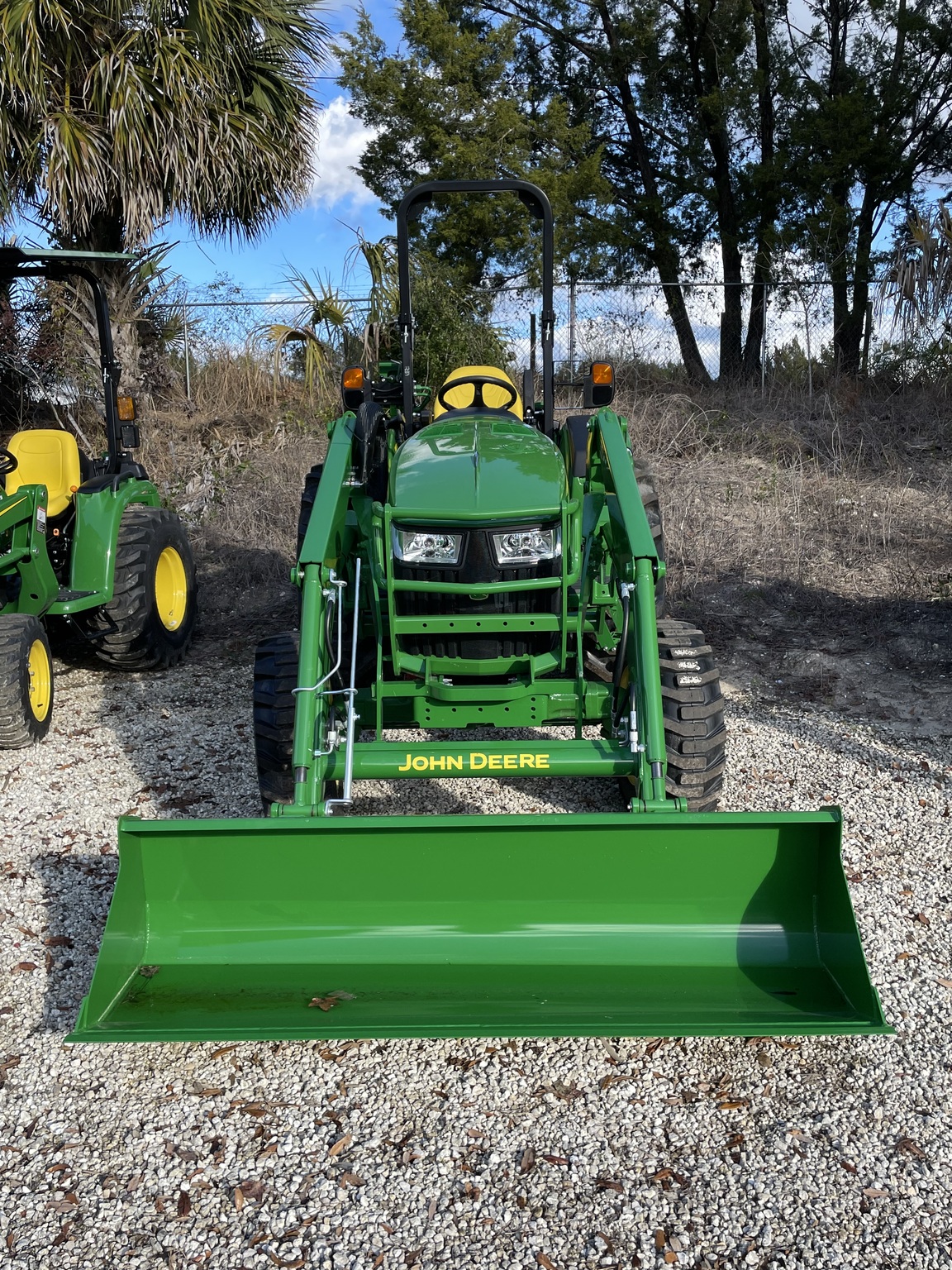 2023 John Deere 4052R Image 1