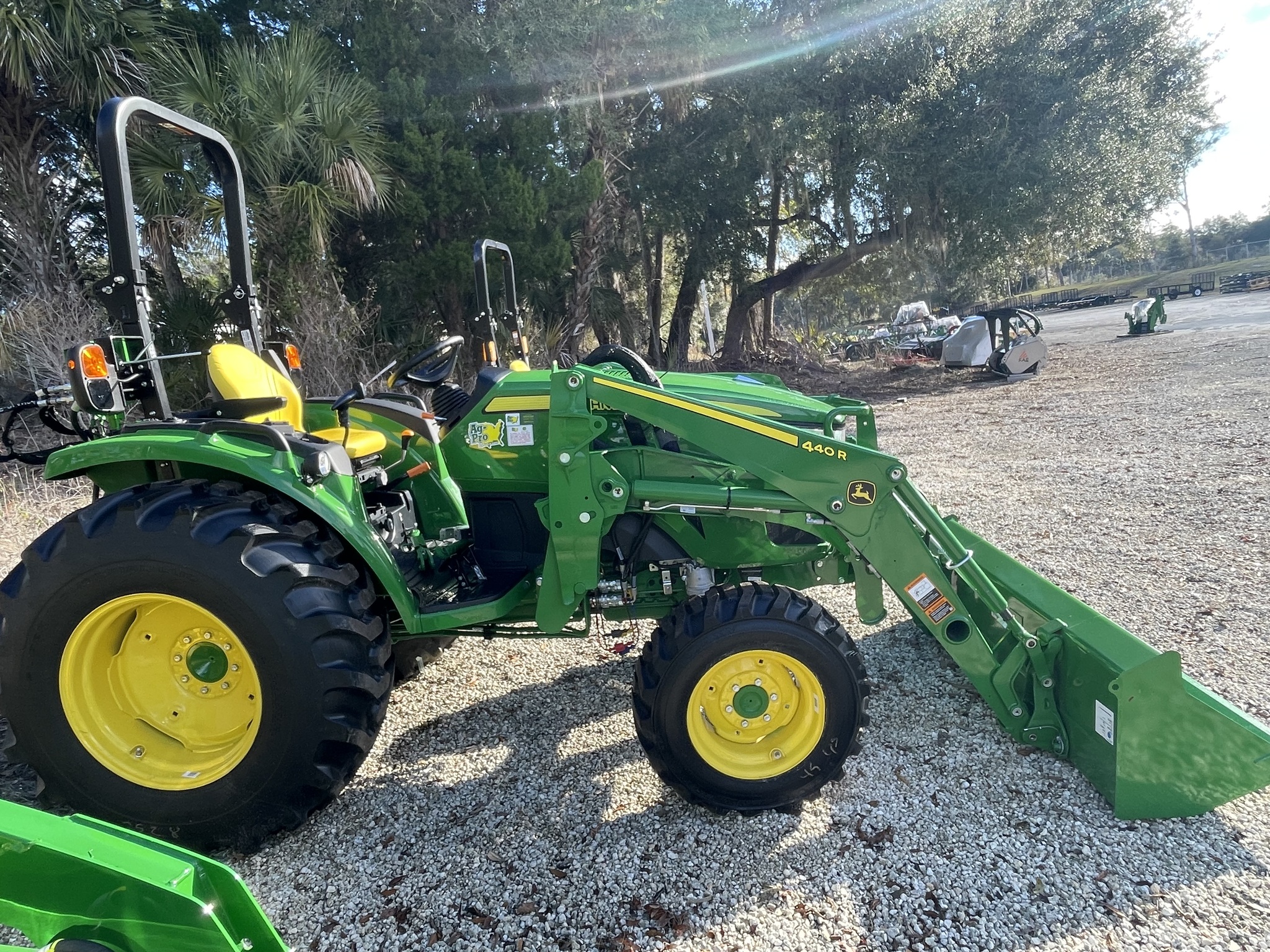 2023 John Deere 4052R Image 5