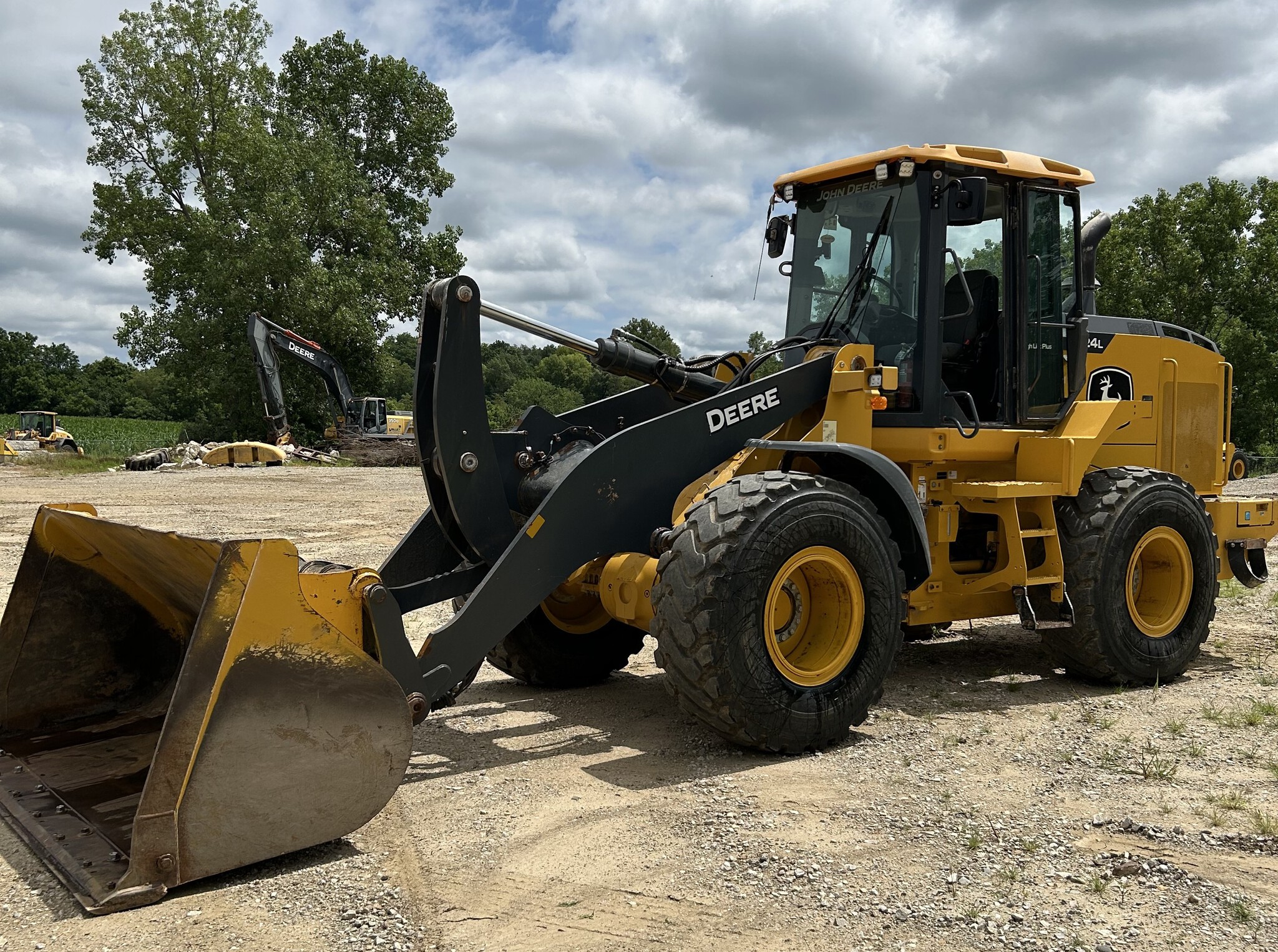 2019 John Deere 624L HL Image 1