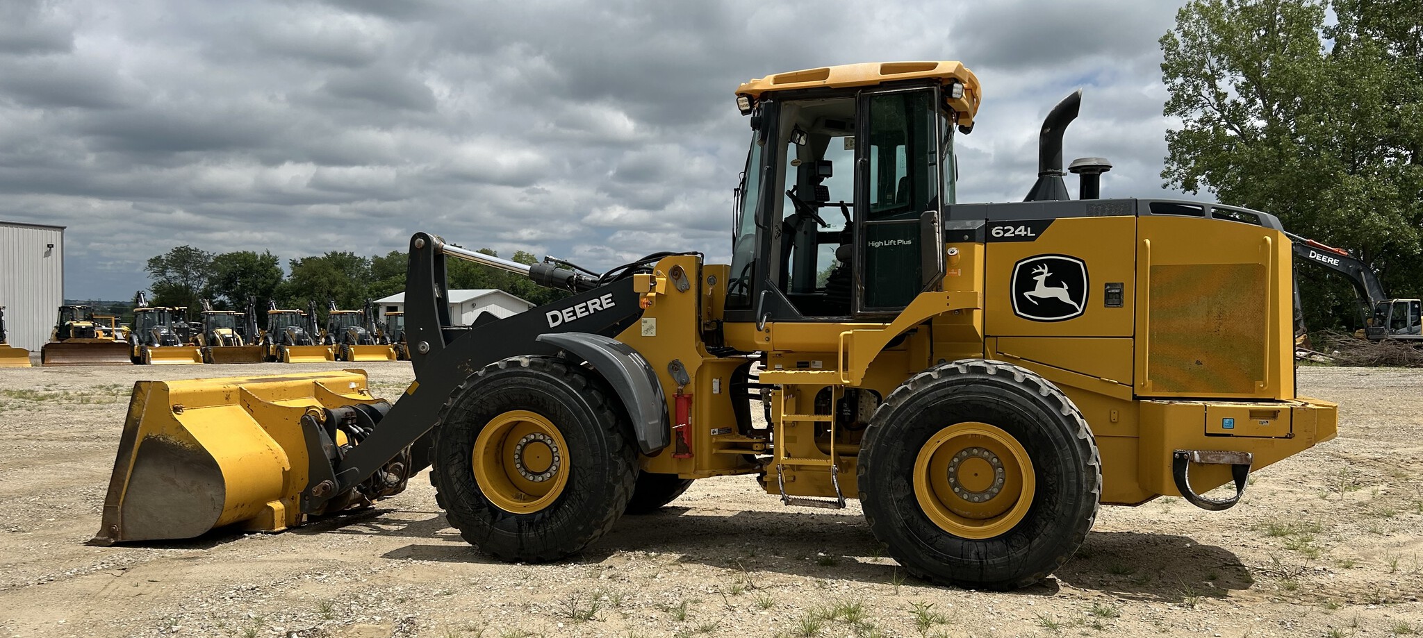 2019 John Deere 624L HL Image 3