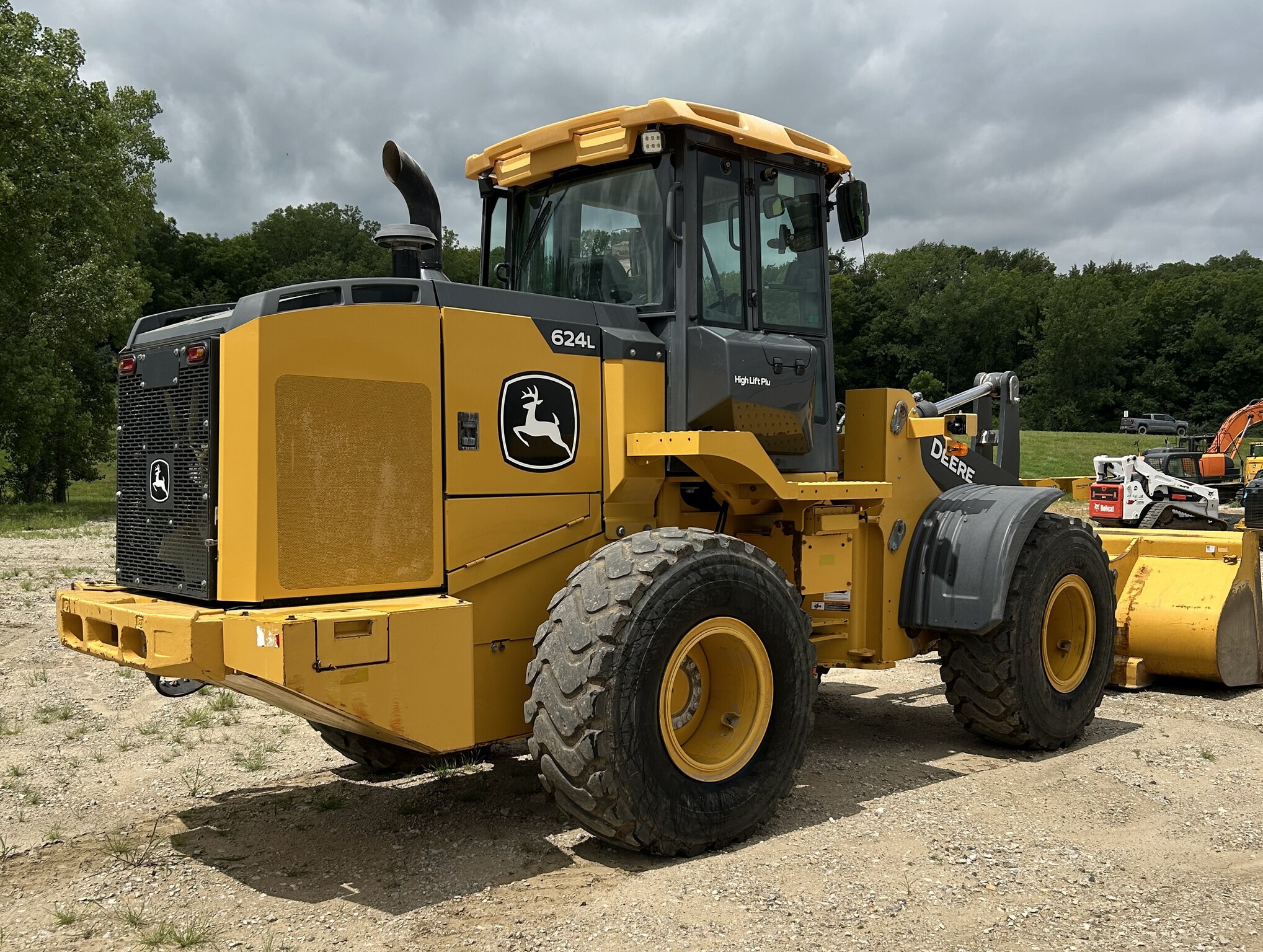 2019 John Deere 624L HL Image 2