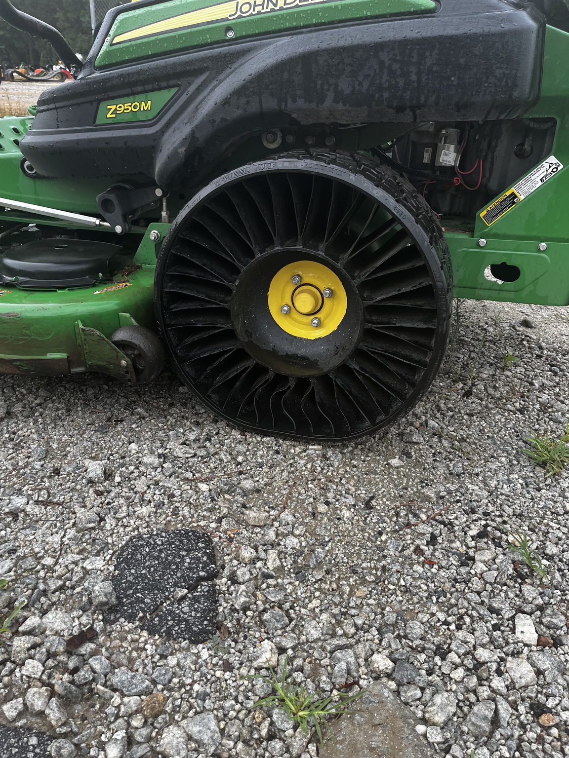 2022 John Deere Z950M Image 8