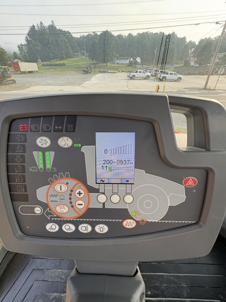 2023 Hamm HC120I